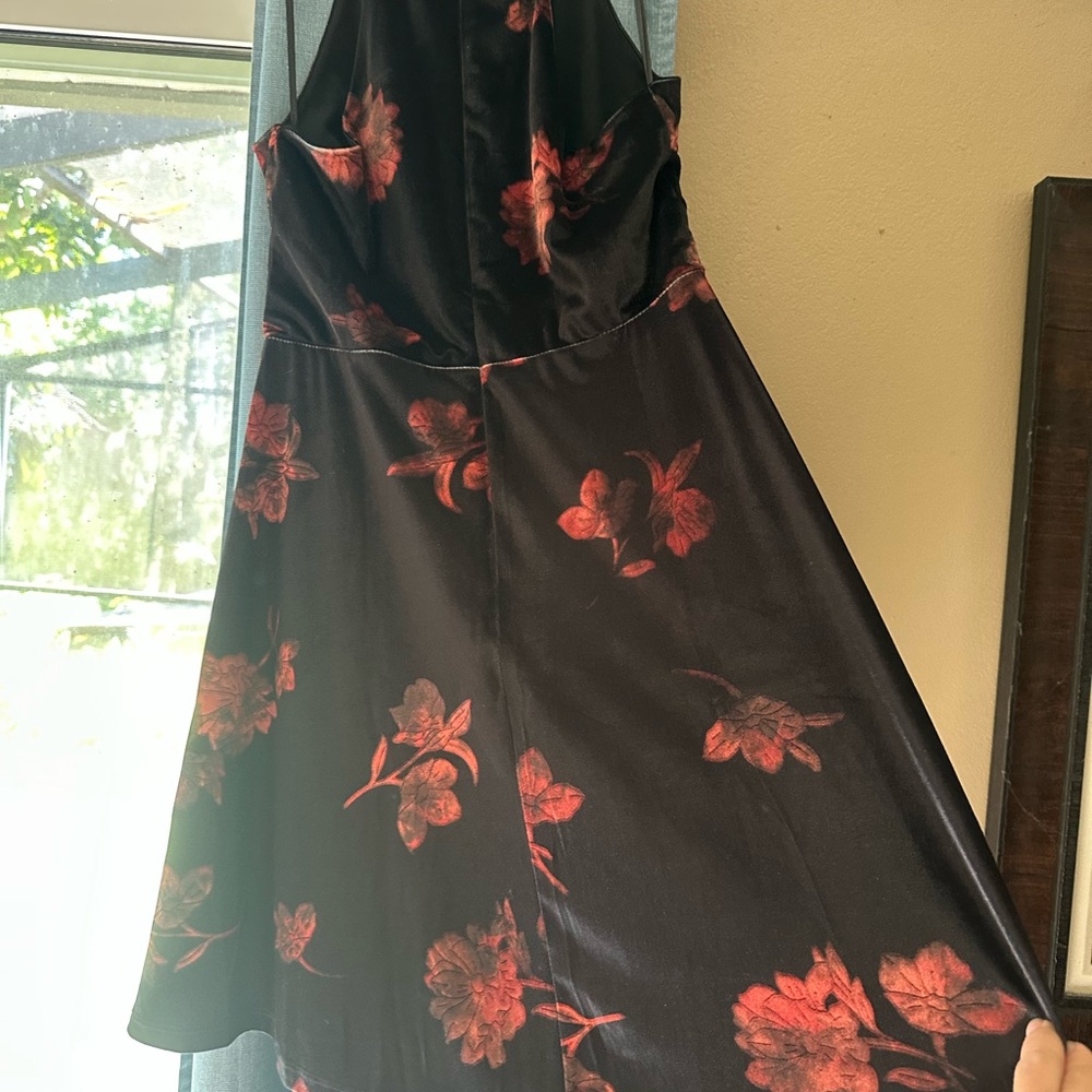 VENUS Strapless Dress with Red Floral Pattern